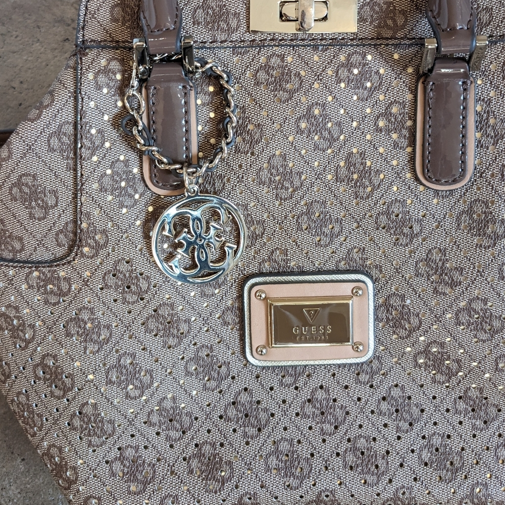 Guess Logo Remix Crossbody or Tote/Satchel Handbag Y2K Honeycomb Tan,Gold - Picture 7 of 16